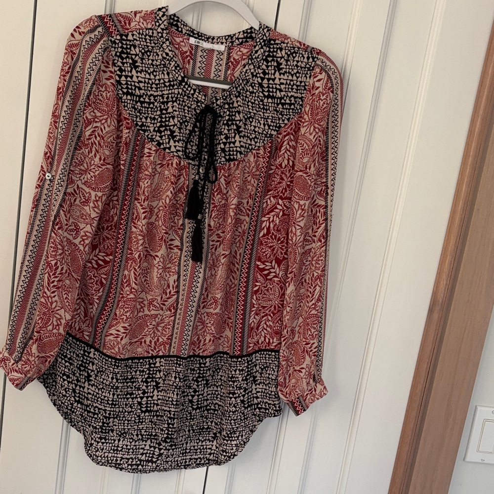 DR2 Red and Black Patterned Blouse Sz S